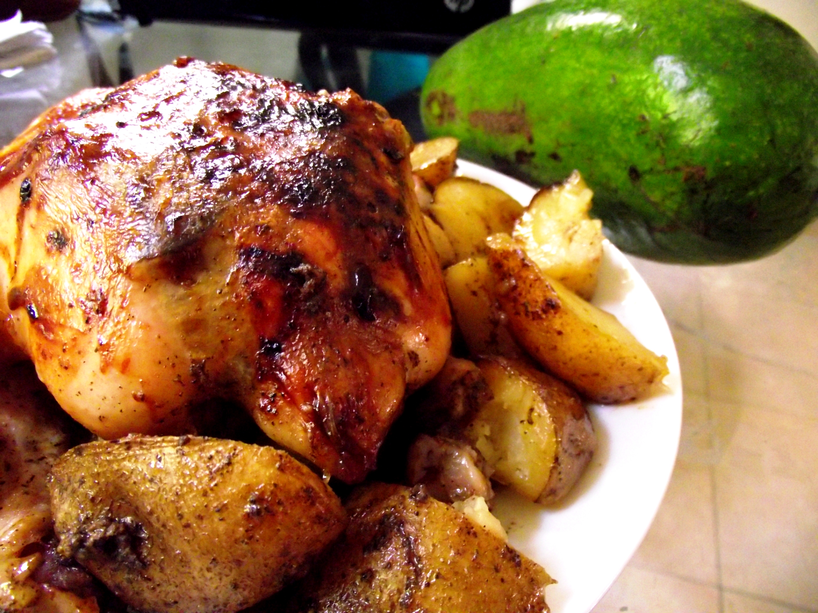 Pollo al horno relleno de papas gratinadas – 